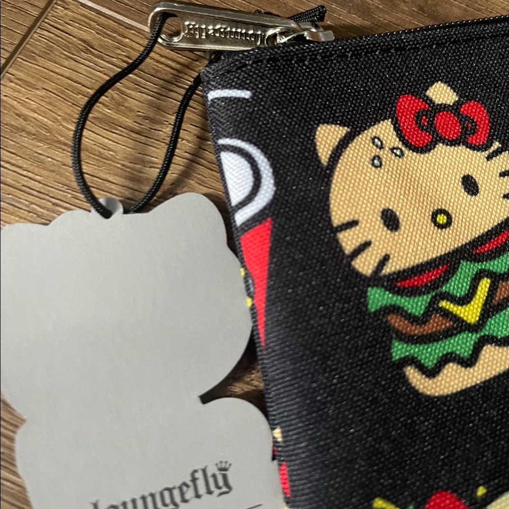 HELLO KITTY (Loungefly)-NWT Zipped Hamburger & Fries Pouch - Picture 7 of 11